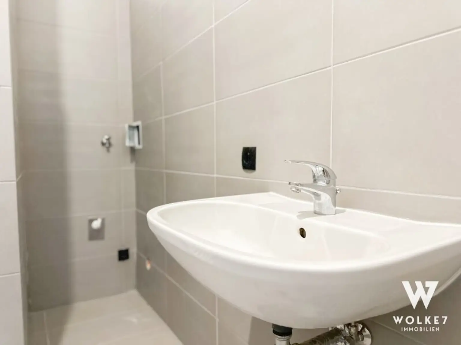 Top-sanierte 3-Zimmer Altbauwohnung – Ruhige Toplage beim Augarten