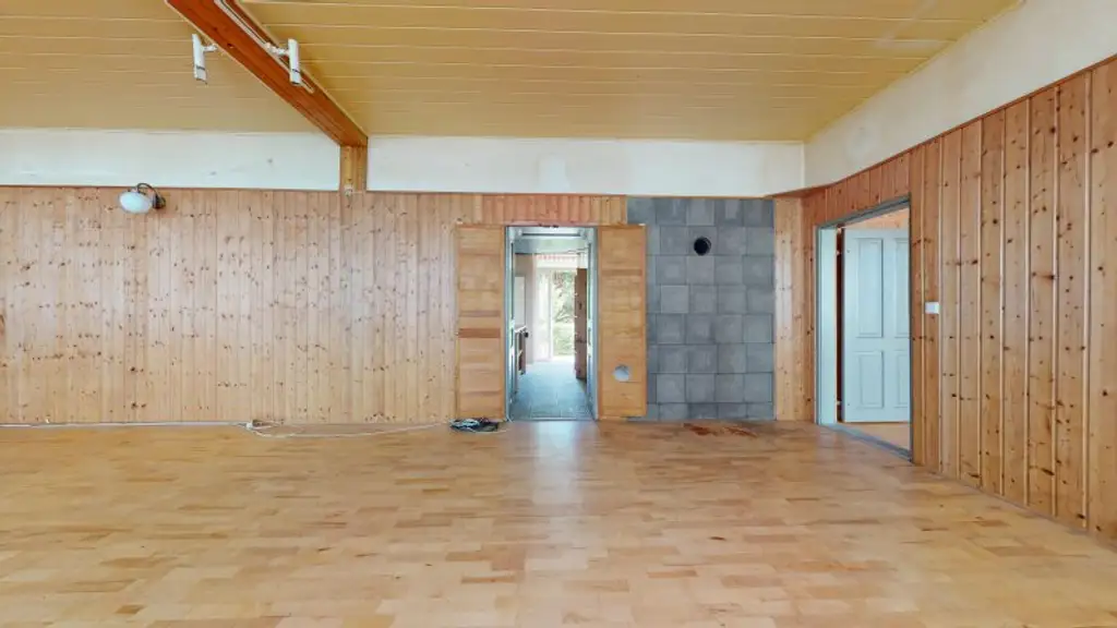 Geräumige Familienwohnung mit Potential - Unbefristet - Sanierungsbedarf