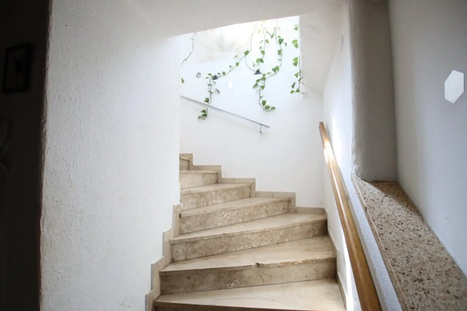 Teilsaniertes 350m² Mehrfamilienhaus/Zinshaus mit 4 Wohnungen in Maria Saal - Ratzendorf - nicht vermietet