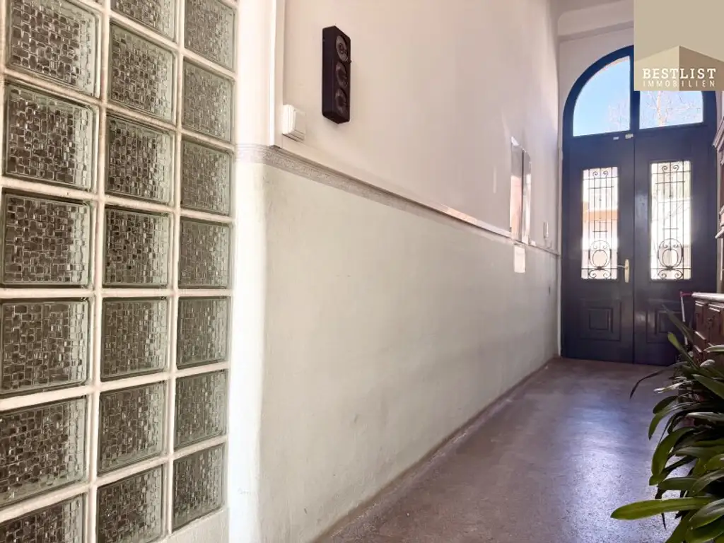 Charmantes Stadthaus in Baden – ruhige Lage mit großem Garten & Entwicklungspotenzial