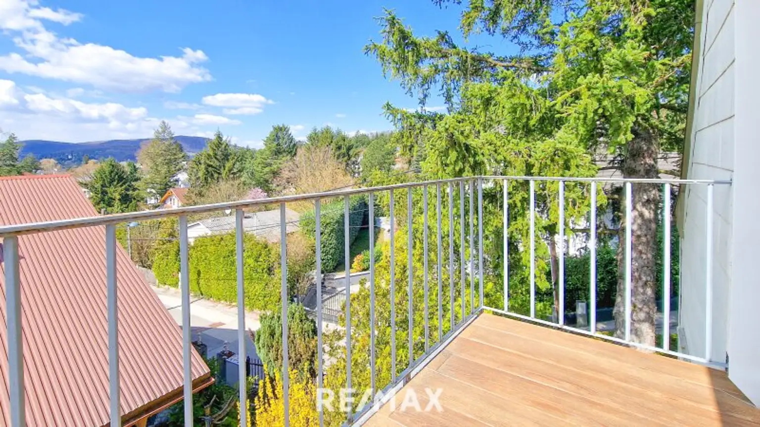 Balkon Zimmer 1 und 2 (Dachgeschoss)