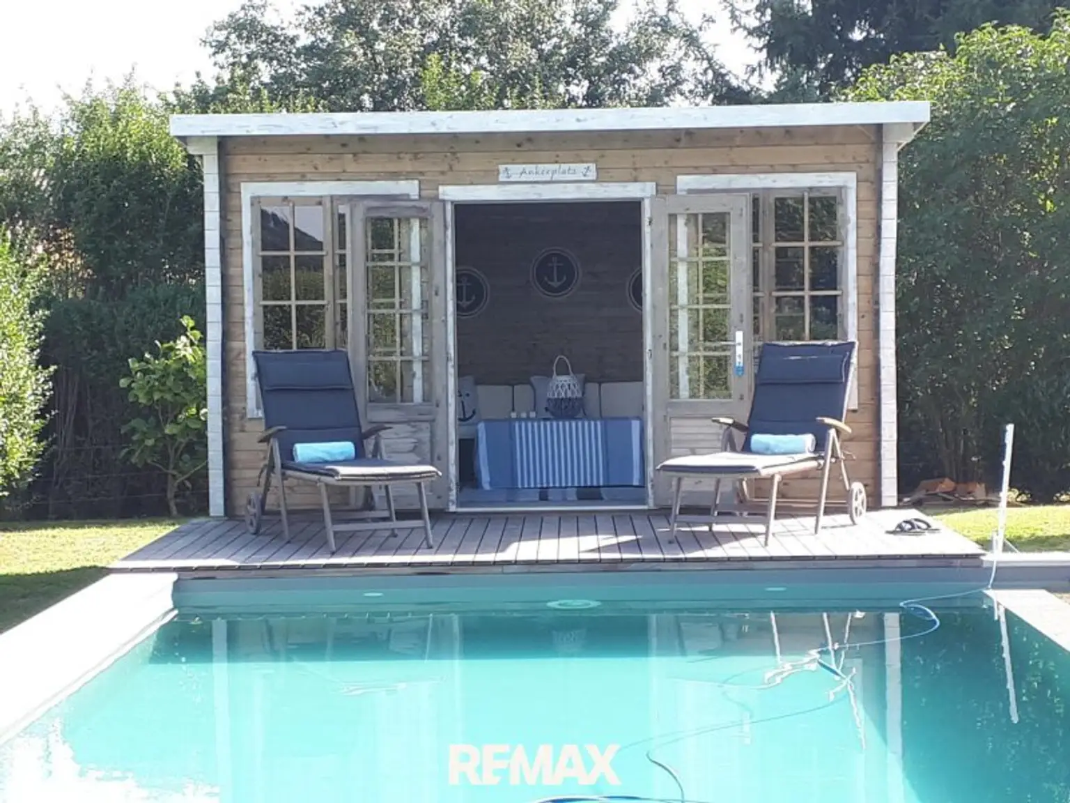 Poolhaus