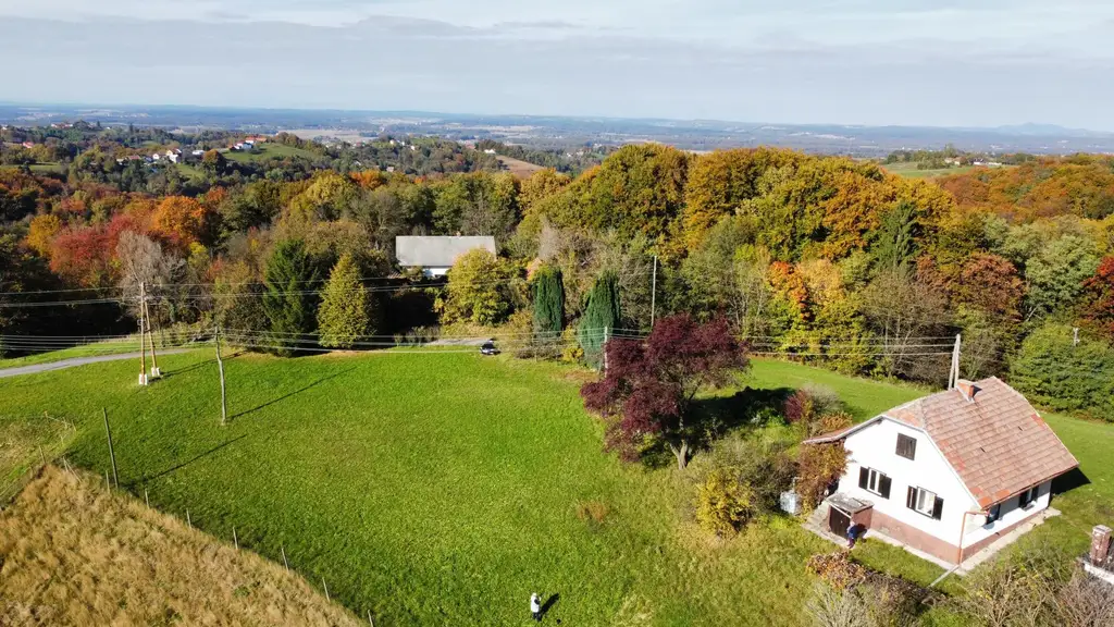 SLOWENIEN!!! Sanierungsbedürftiges Knusperhäuschen in einmaliger Aussichtslage!