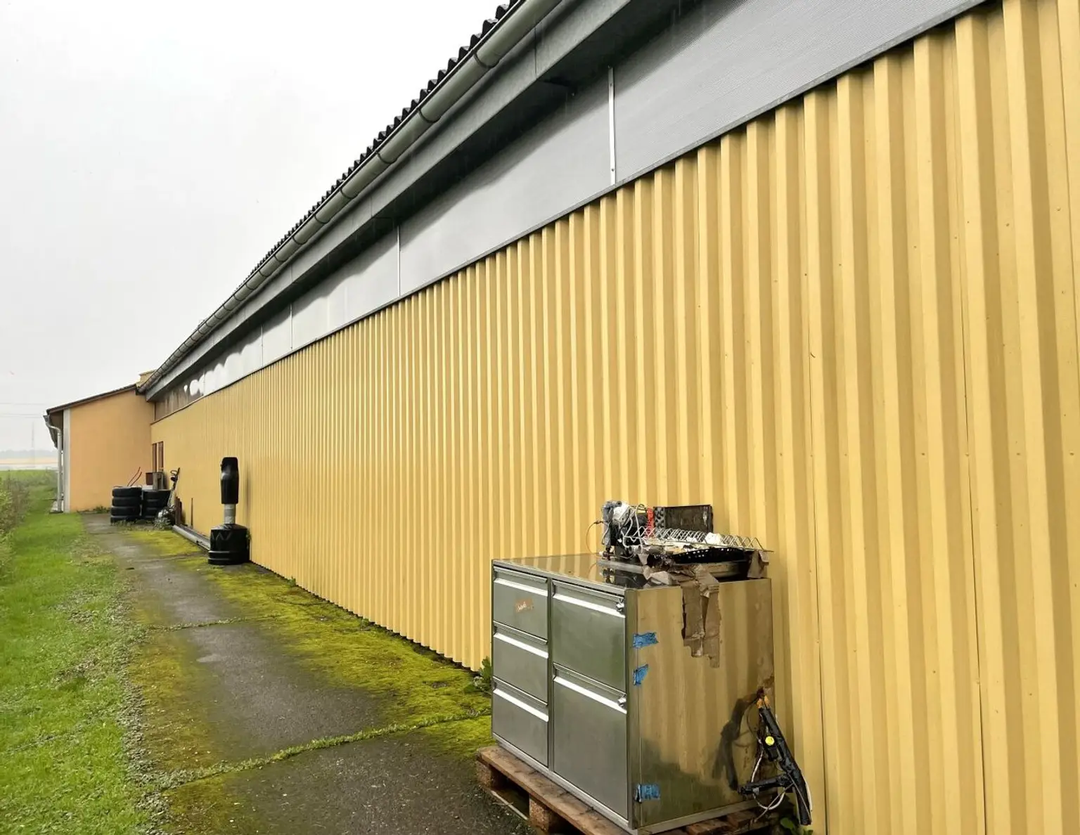 Wundschuh! Anlageobjekt, Lagerhalle, Produktionsstätte, Werkstätte, Garage, mit 4 Wohneinheiten!