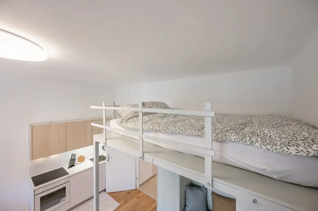Short-term apartment in walking distance to AUGARTEN, 1-6 months, fully furnished with balcony!