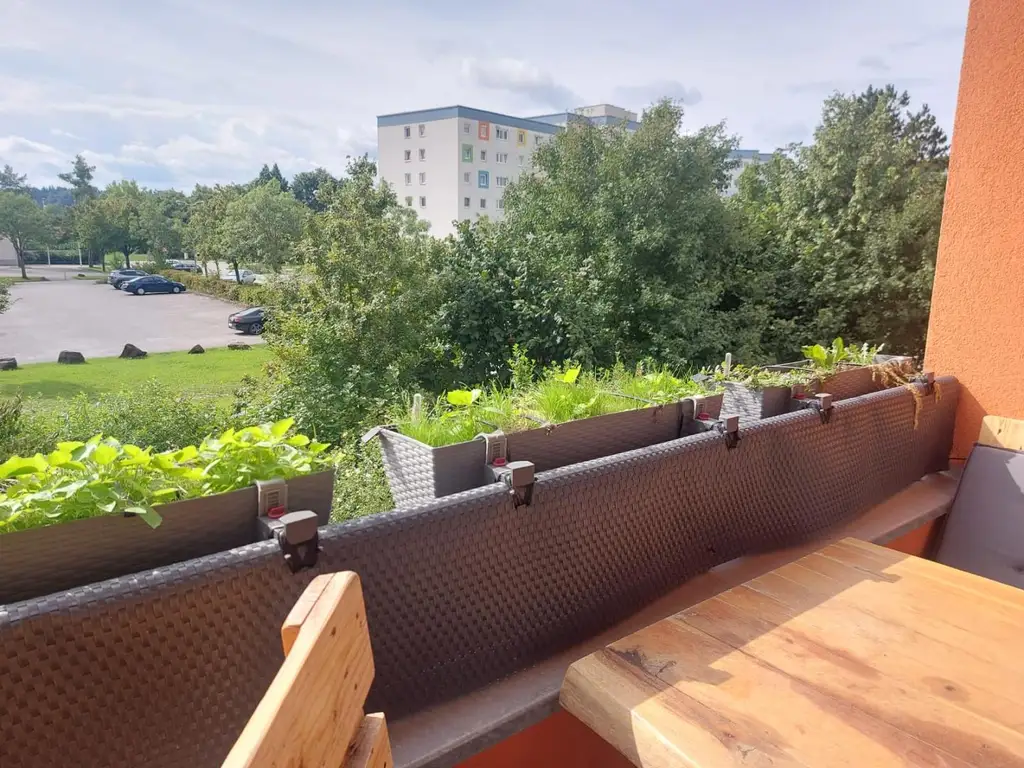 Attraktive 3-Zimmer-Wohnung mit Loggia und Blick ins Grüne