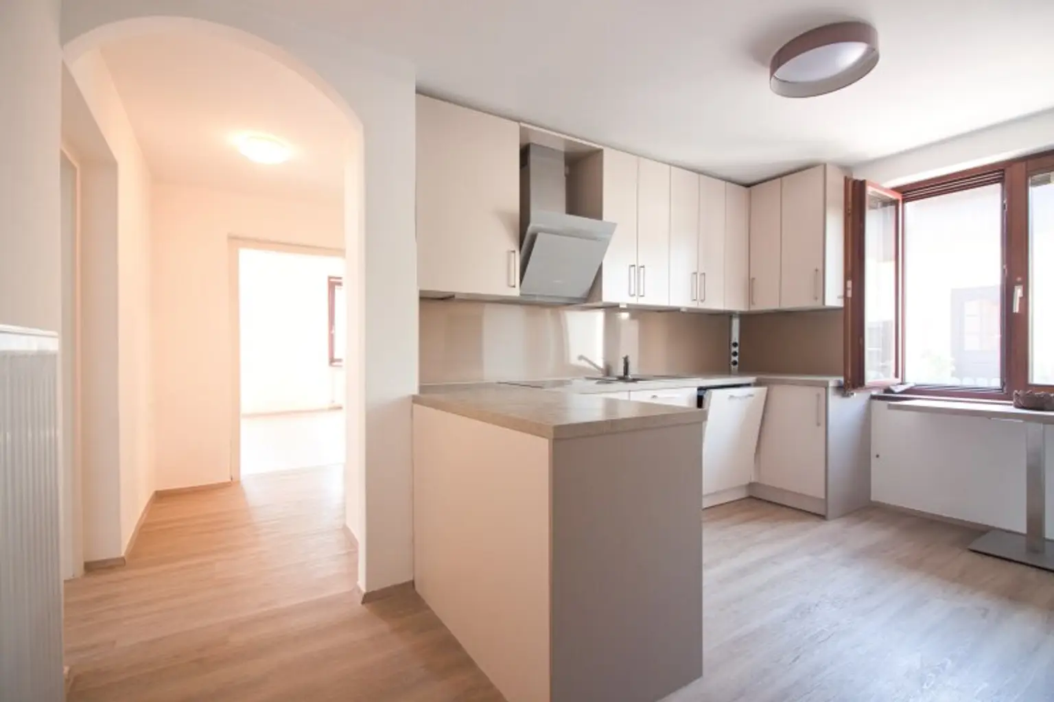 Gepflegtes, charmantes Haus im schönen Fischamend | ca. 122 m² Wohnfläche auf einer Ebene | 5 Zimmer | Garten & Garage