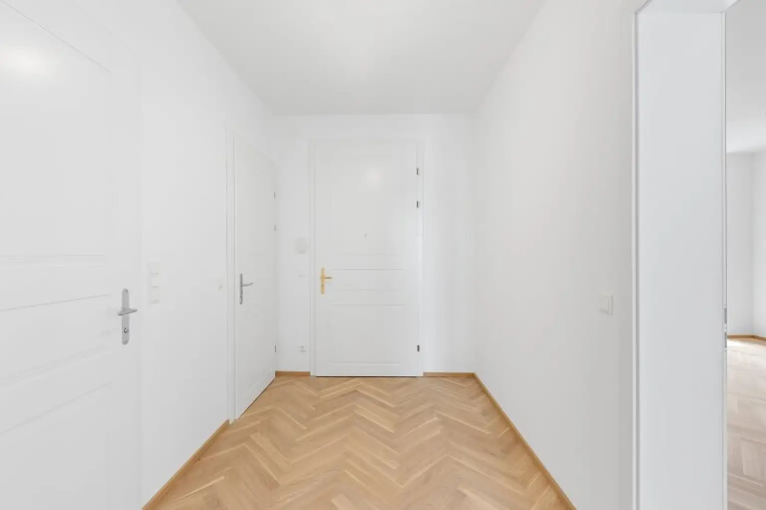 3-Zimmer-Altbaueigentumswohnung in generalsaniertem Altbau mit Balkon