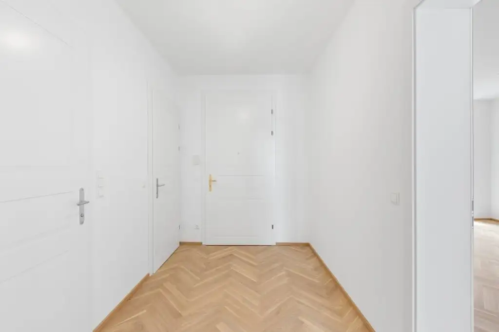 3-Zimmer-Altbaueigentumswohnung in generalsaniertem Altbau mit Balkon