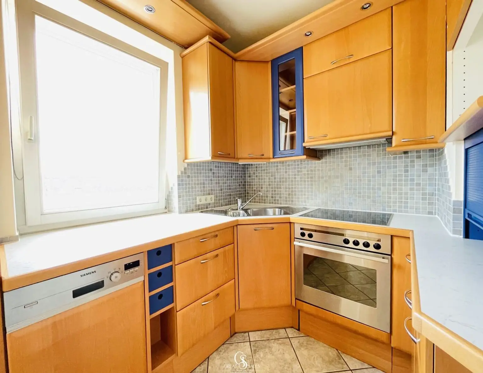 Penthouse mit 2 Dachterrassen & Tiefgarage - sonnig, ruhig & bestens ausgestattet!