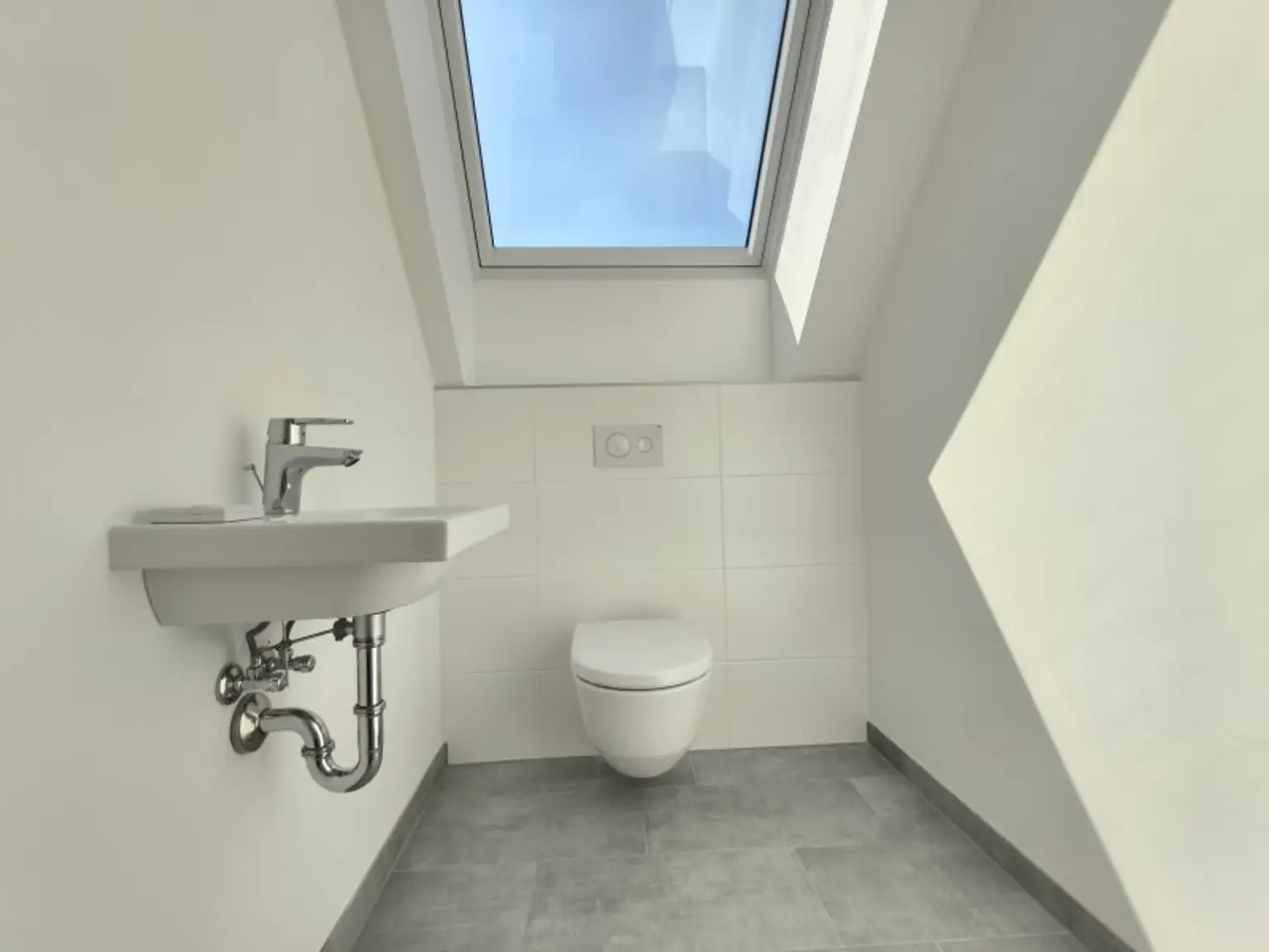 MODERN LIVING – Exklusive Dachgeschosswohnung mit Süd-Terrasse - Erstbezug auf Eigengrund - KÜCHE INKLUSIVE