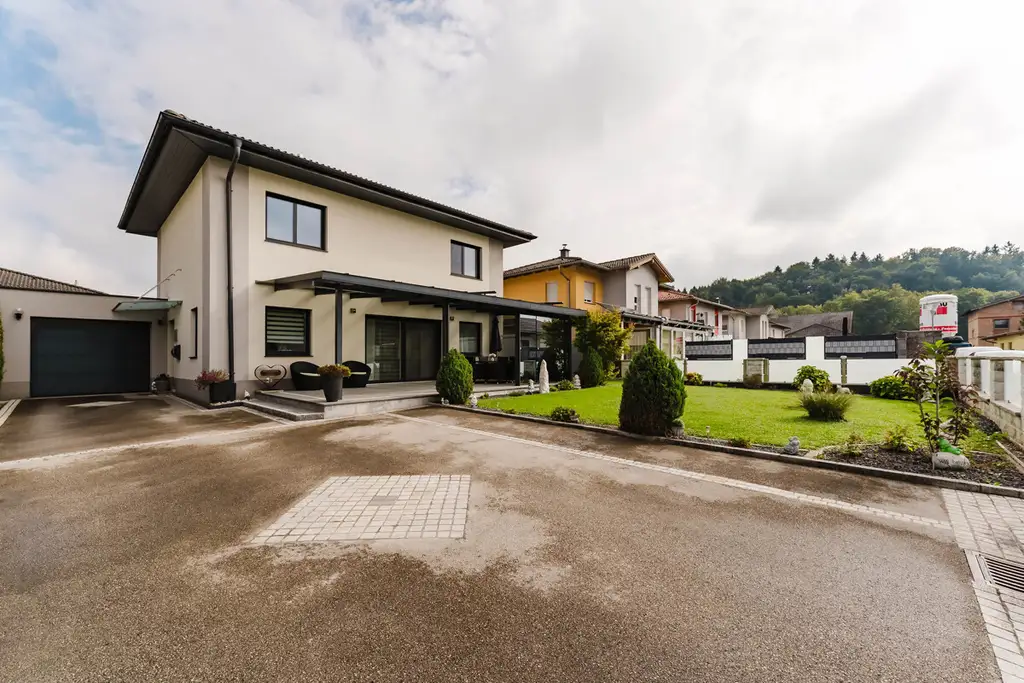 Modernes Einfamilienhaus in Regau!!