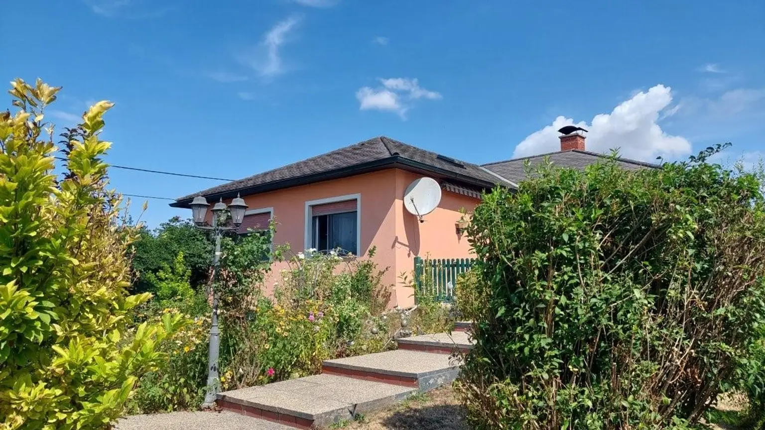 "Miethaus mit Terrasse und Garten - Breitenlee - Neuessling"