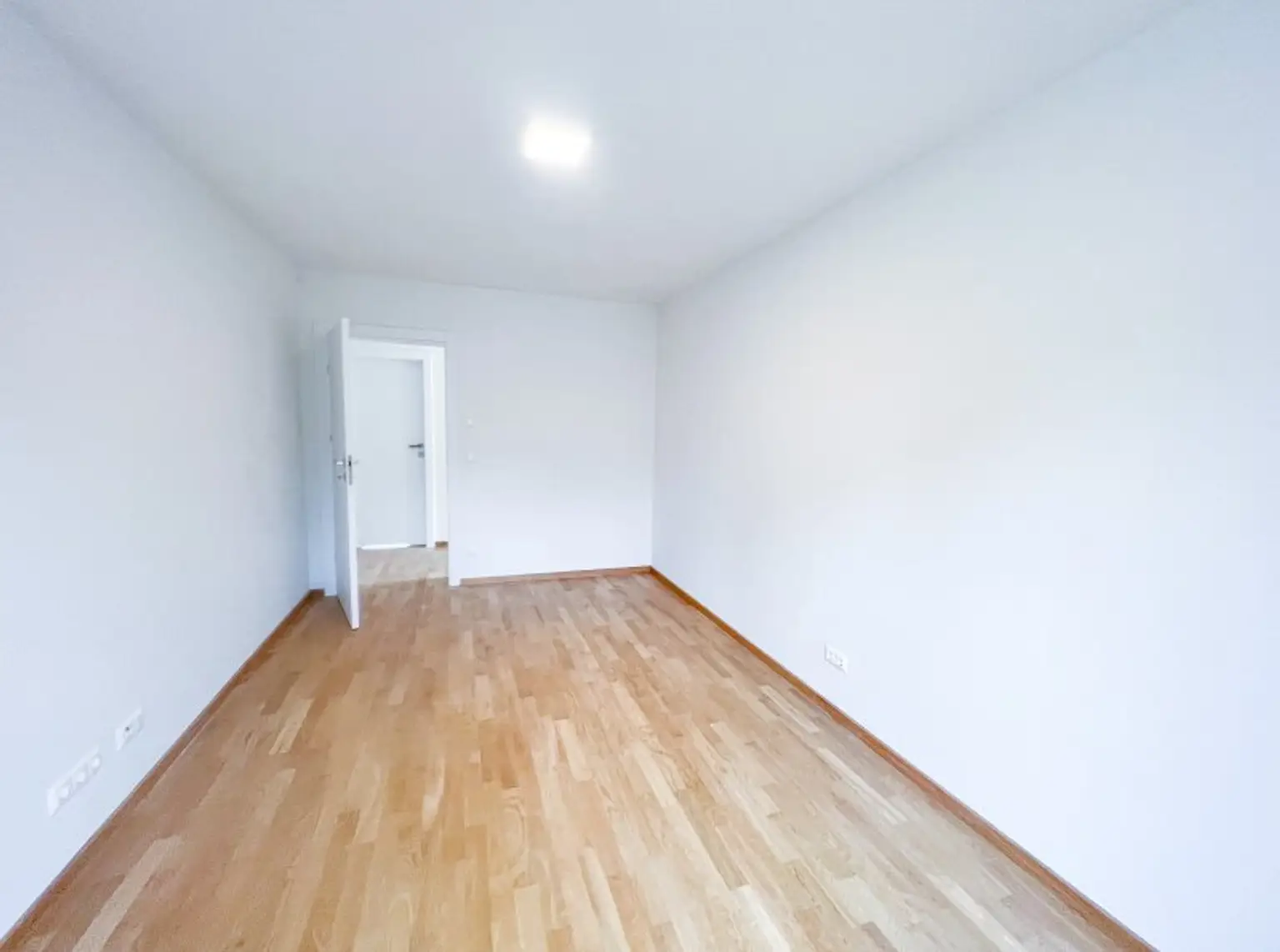 112 m2 Dachgeschosswohnung mit 11 m2 Balkon in Untermauerbach in absoluter Grünruhelage!