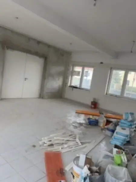 Vollsanierte Gewerbefläche in Wien: 682m²,  perfekt für Ihr Business! 28 Stellplätze, LKW Einfahrt