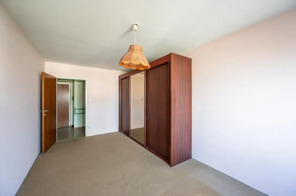 Helle 2-Zimmer-Wohnung mit Innenhofblick und eigenem Parkplatz