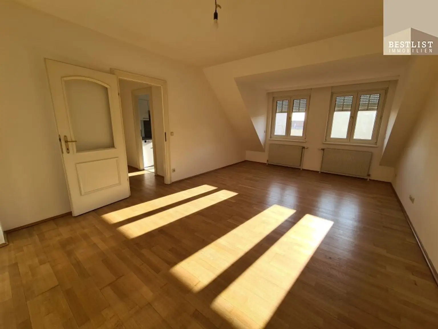 Dachgeschoß-Apartment beim Grünen Markt