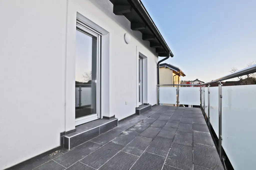 Neuwertige, moderne Doppelhaushälfte zum Verkauf