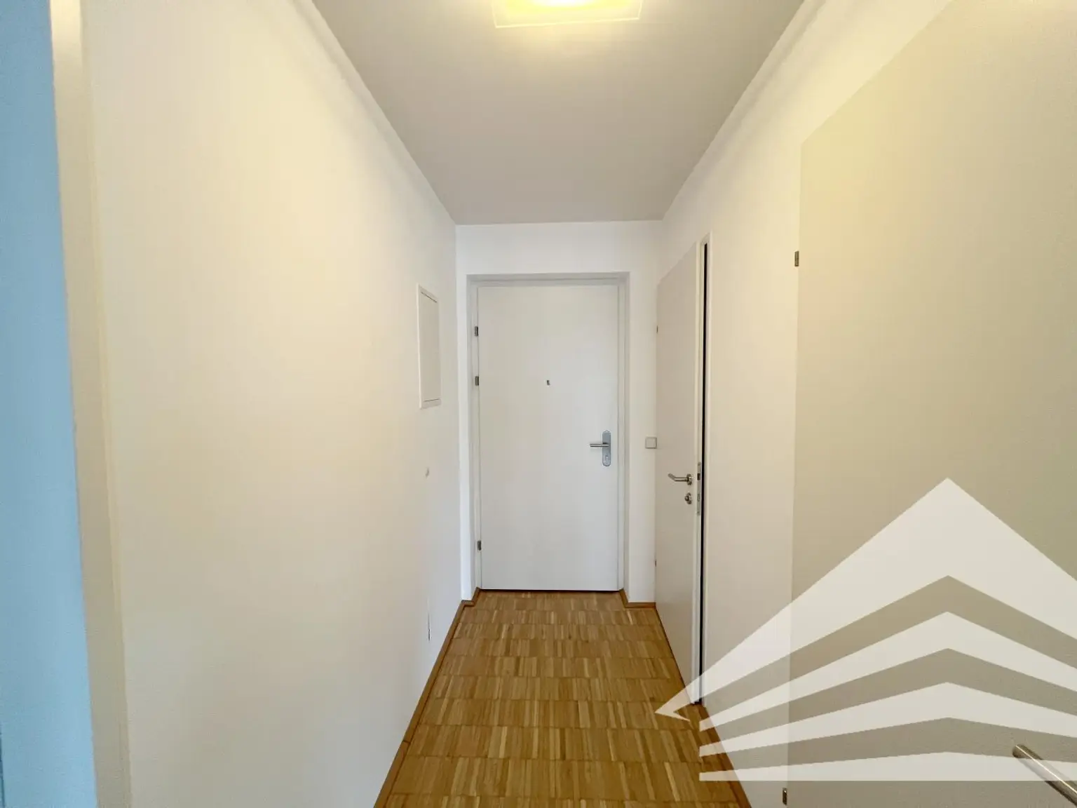 Business Corner Urfahr - Tolle 2 Zimmerwohnung mit Wintergarten in zentraler Urfahraner Lage!