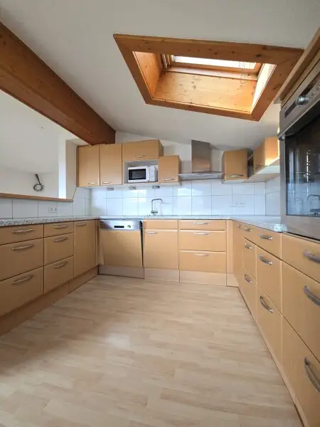 Fügen - großzügige 4 Zimmerwohnung im Dornröschenschlaf