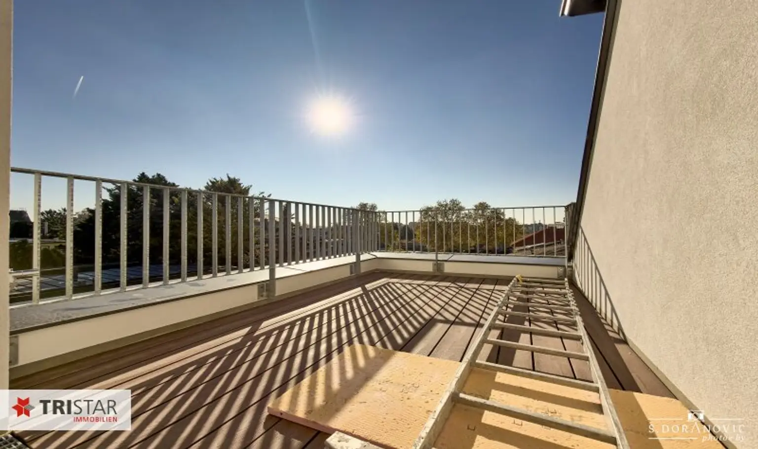 NEU! ++ ERSTBEZUG ++ 3-ZIMMER-DACHGESCHOSSWOHNUNG ++ CA. 85 M² WOHNFLÄCHE + TERRASSE CA. 11 M² ++ TIEFGARAGENPLÄTZE ++ U2 (ASPERNSTRASSE) ++ 1220 WIEN ++