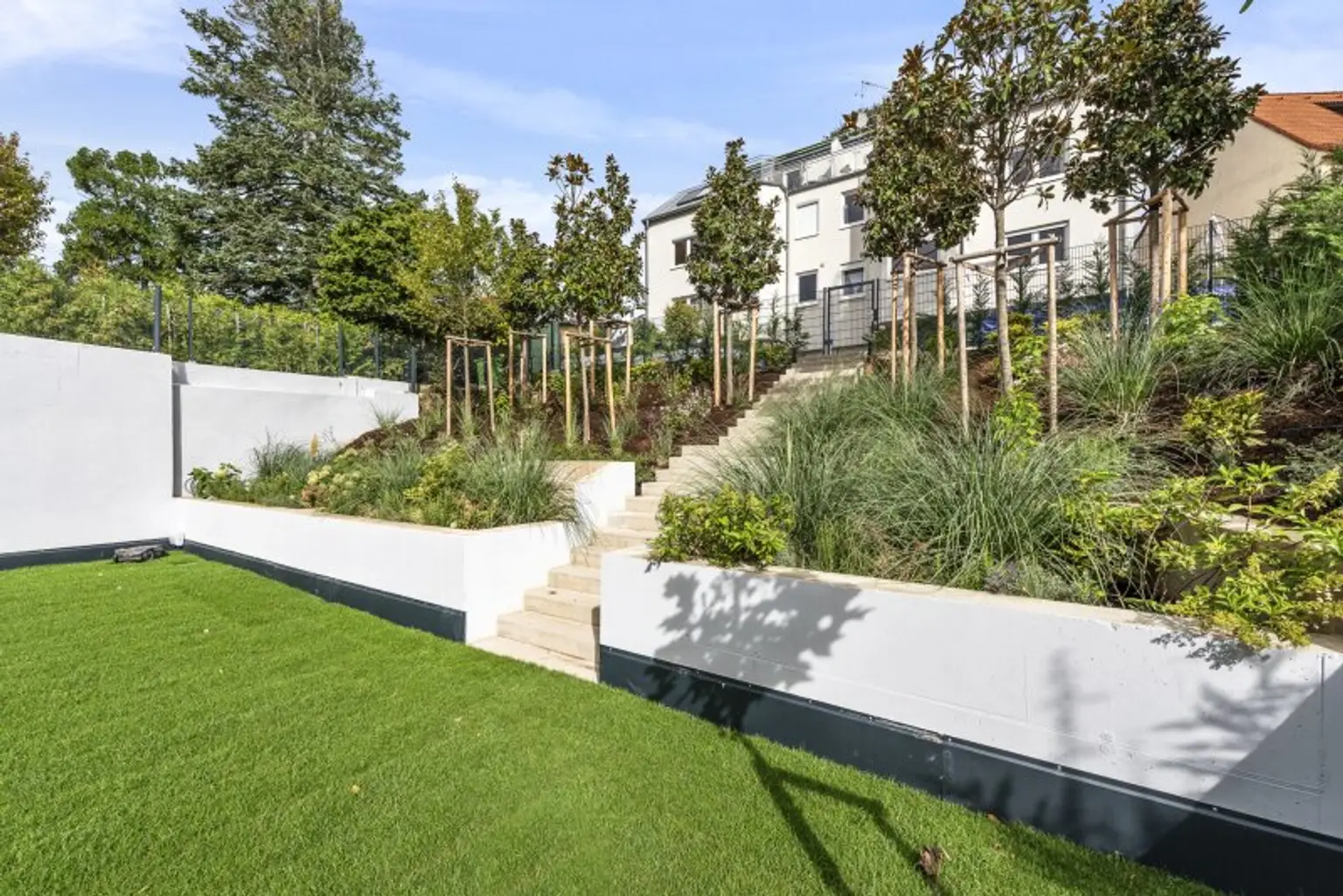 EXKLUSIVE GARTENWOHNUNG IN HIETZING MIT SALZWASSER-POOL UND SAUNA