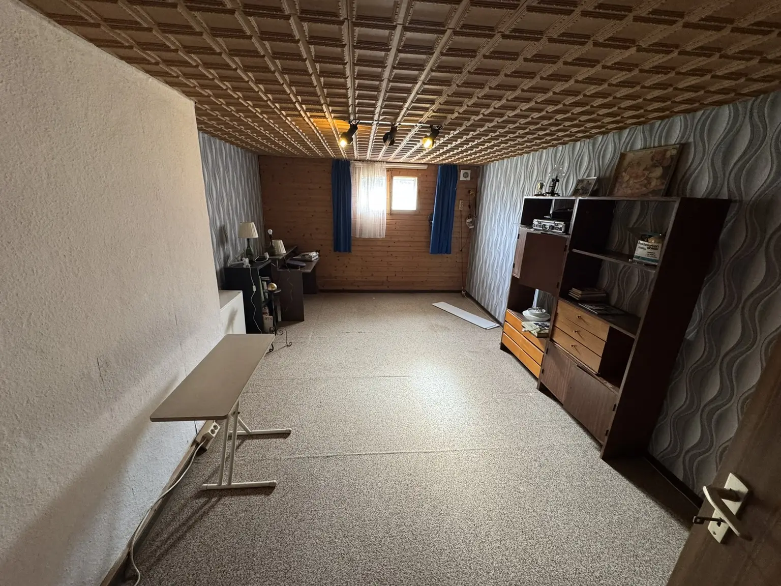 Keller Zimmer 2
