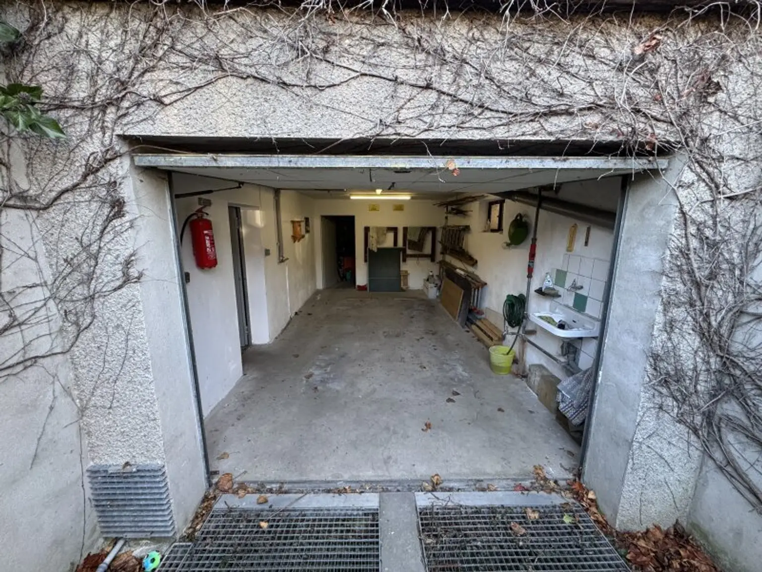 Sonniges Blockhaus mit Pool, Balkon & Gartenidylle in Sollenau