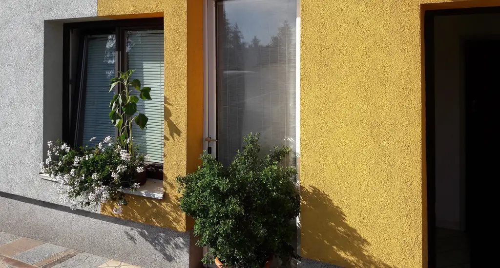 Einzelzimmer, Monteurzimmer oder Arbeiterzimmer mit PKW– Stellplatz in der aufstrebenden, Stadtgemeinde- Laakirchen.