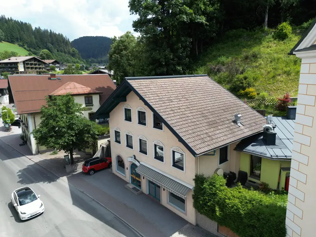 "Z´som kemma" - Wohn & Geschäftshaus mitten im Zentrum von Wagrain