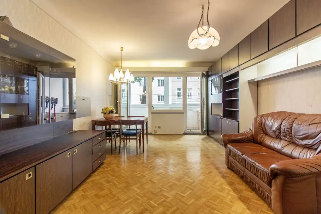 Loggiawohnung Nähe Quellenstraße - Wärmedämmung und niedrige Haus - BK