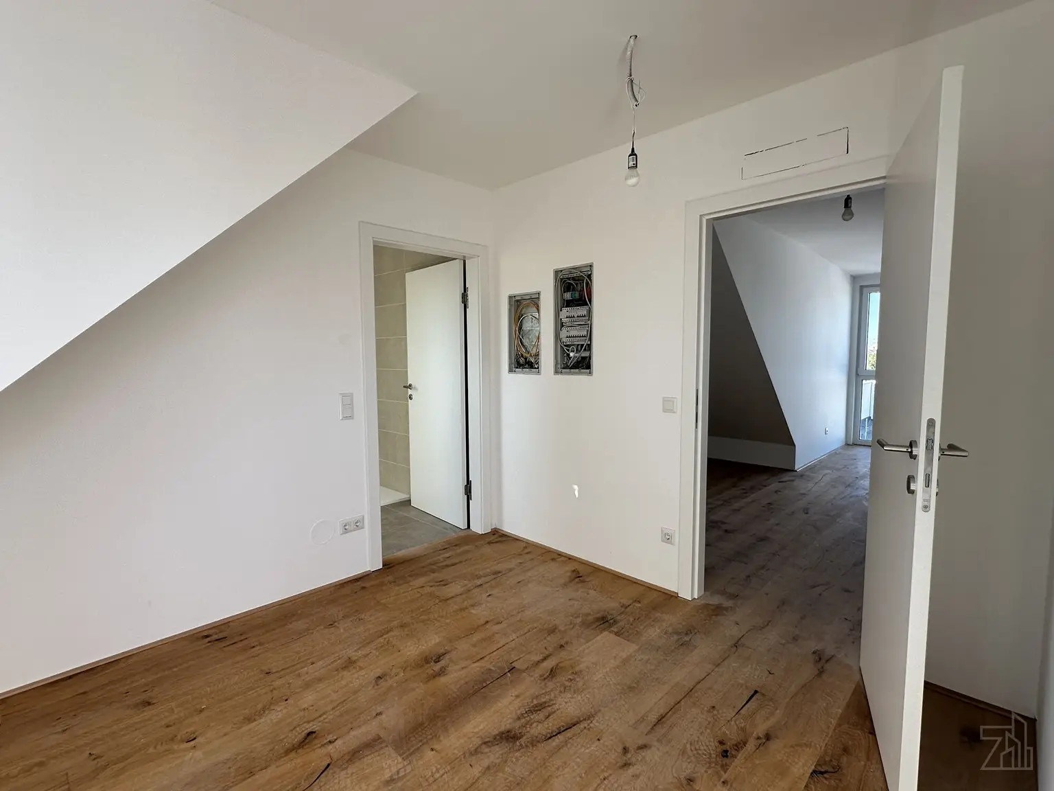 Helle Dachgeschoßwohnung mit südseitiger Terrasse & Grünblick | 2 Zimmer | ERSTBEZUG