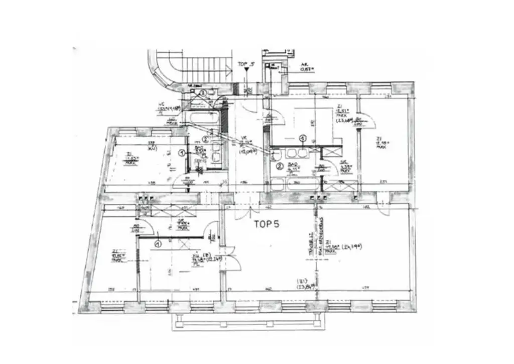 Große und klassisch schöne Altbau-Wohnung | 5 Zimmer | 2 Bäder | Lift | am Liechtensteinpark