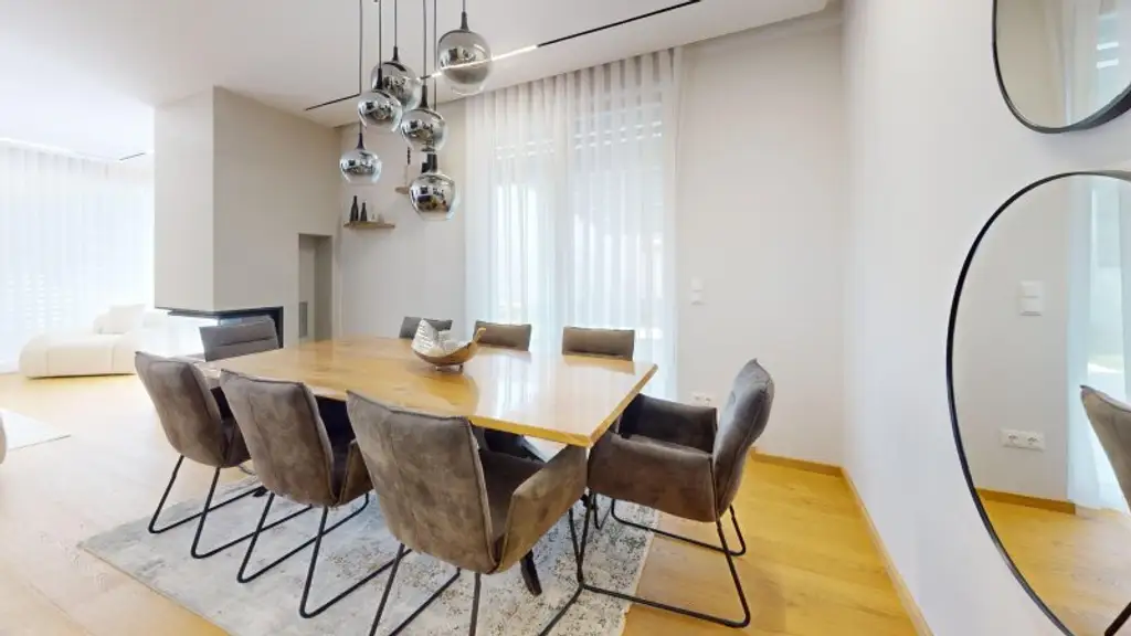 Exklusive Doppelhaushälften mit Traum-Ausblick auf die Burg Liechtenstein – schlüsselfertig mit Terrasse, Garten & Balkon! 4–5 Zimmer für höchste Wohnansprüche!
