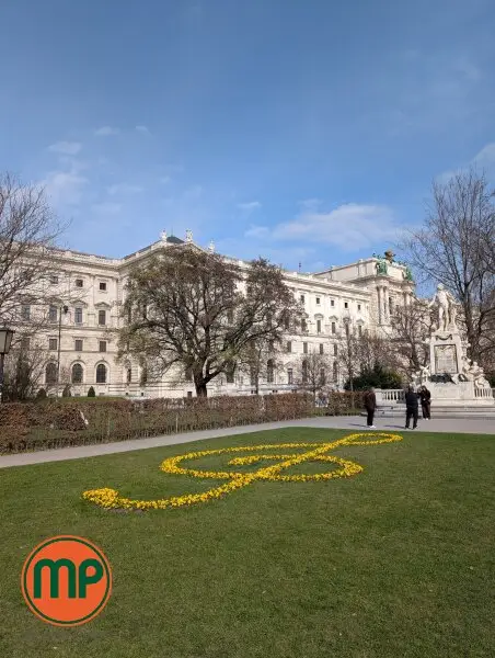 Prachtresidenz am Burggarten: 200 m² Eleganz & Geschichte