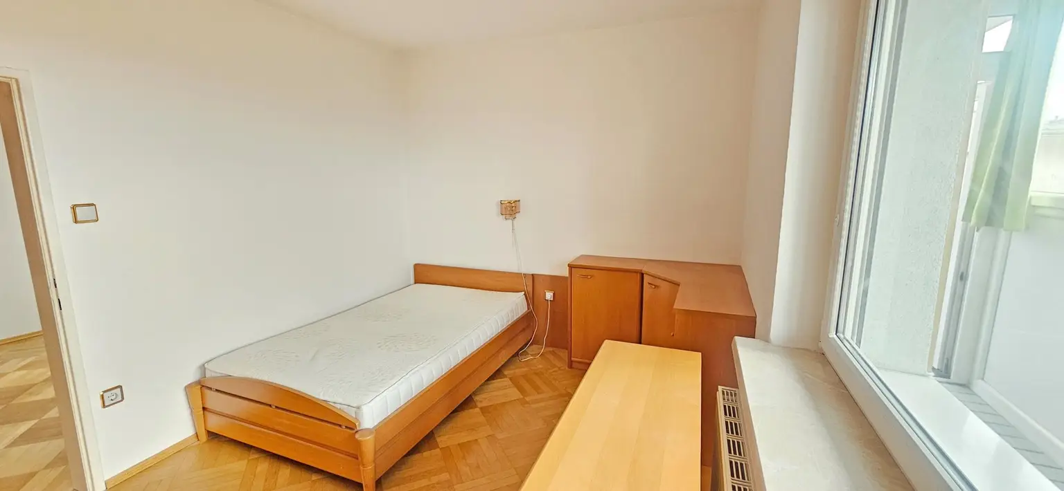 Wohnen ganz oben – 2-Zimmer-Dachgeschoßwohnung mit großer Loggia und Weitblick in Linz-Urfahr