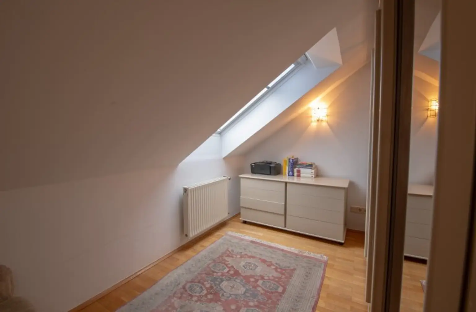 *** Dachgeschoss – Maisonettewohnung mit Garage am Naschmarkt ***