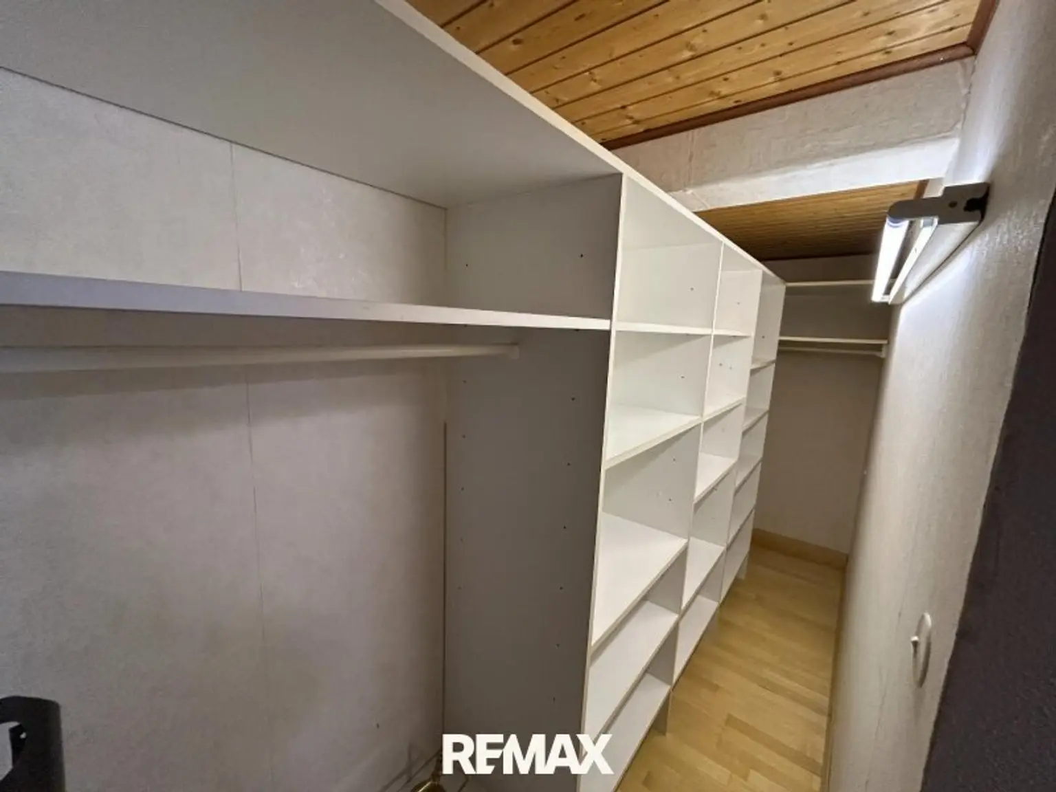 Begehbarer Kleiderschrank