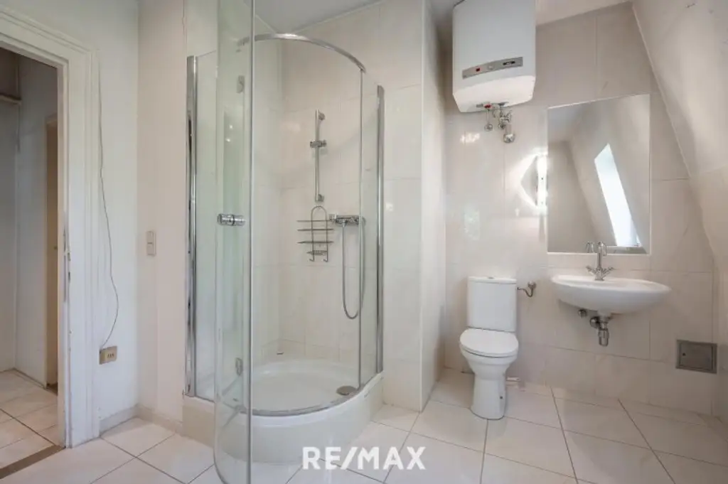 WOHNUNG IN ALTBAU-VILLA | EIGENGARTEN | SANIERUNGSBEDÜRFTIGES JUWEL