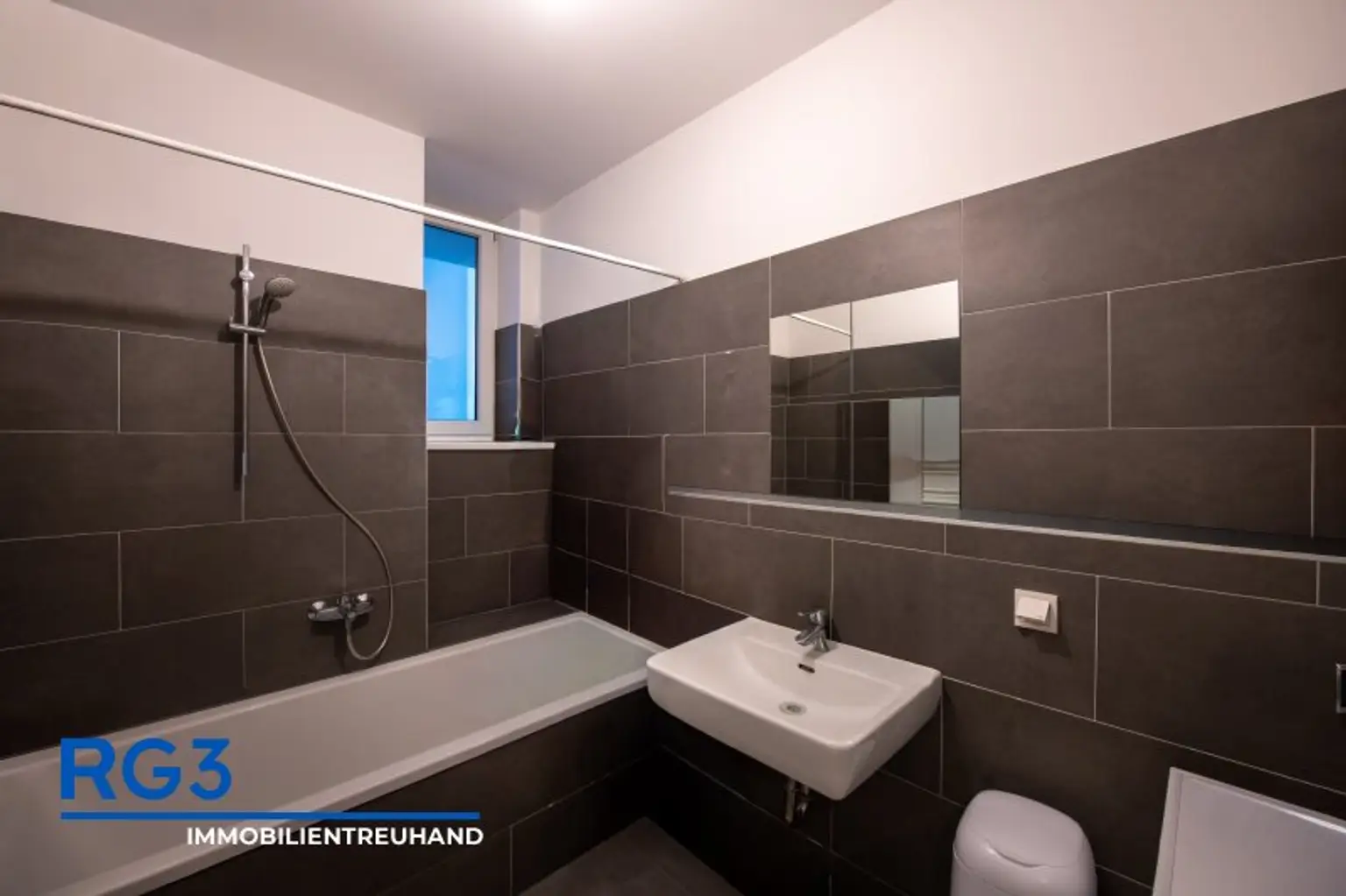 Top Eigentumswohnung mit Balkon in zentraler Lage