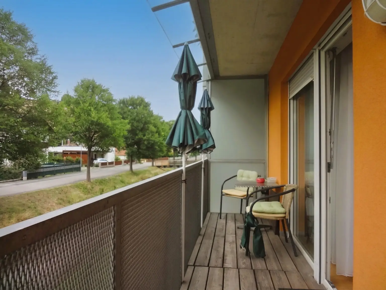 Loggia am Wasser