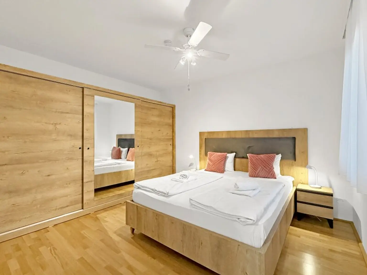 Airbnb | 2-Zimmer Wohnung im 5. Obergeschoss | Voll möbliert in 1100 Wien