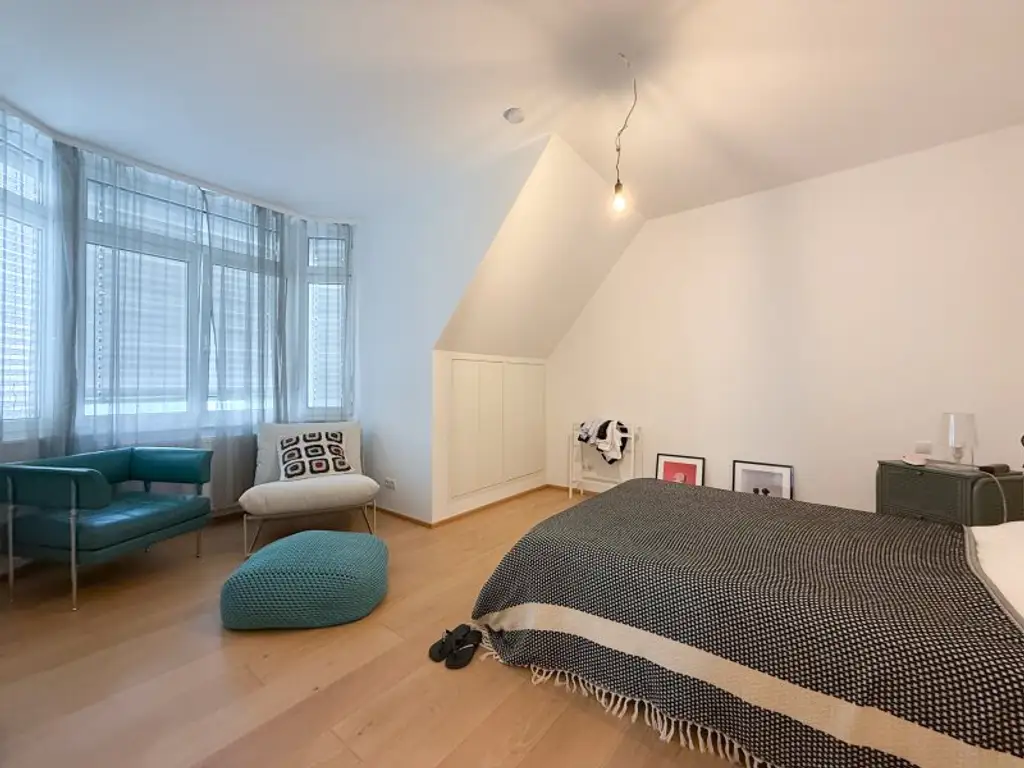 TOP MODERNE 2-Zimmer DG-Wohnung in bester City Lage zu vermieten!