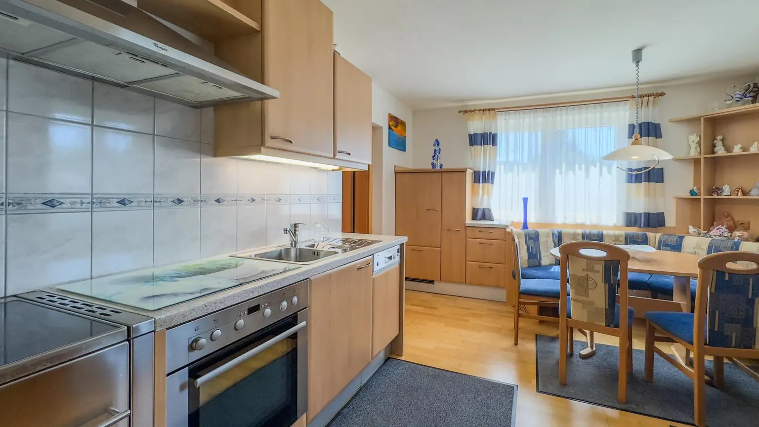 Großzügiges Einfamilienhaus am Dorfrand mit Nebengebäude und viel Potenzial