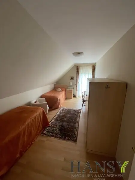 Neuwertiges Traum-Einfamilienhaus in Pfaffstätten: Stil, Pool und Gartenparadies!