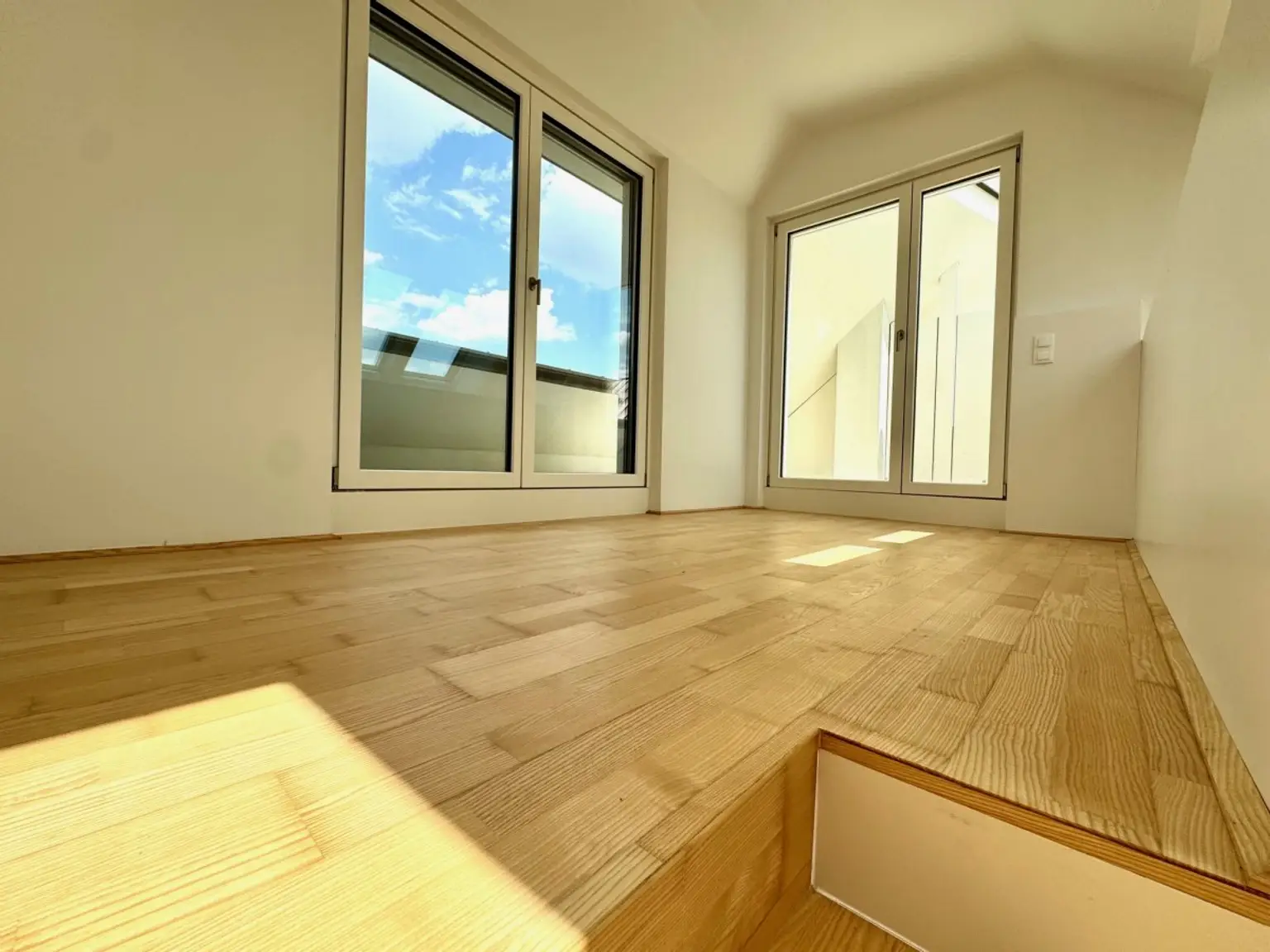 Kk | ++ NEU ++ FAMILIENWOHNUNG mit Galerie und FANTASTISCHER TERRASSE | Prima Service Immobilien