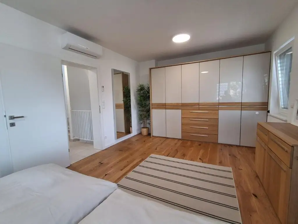 "Topmodern-ausgestattete Doppelhaushälfte nahe U1 Leopoldau"