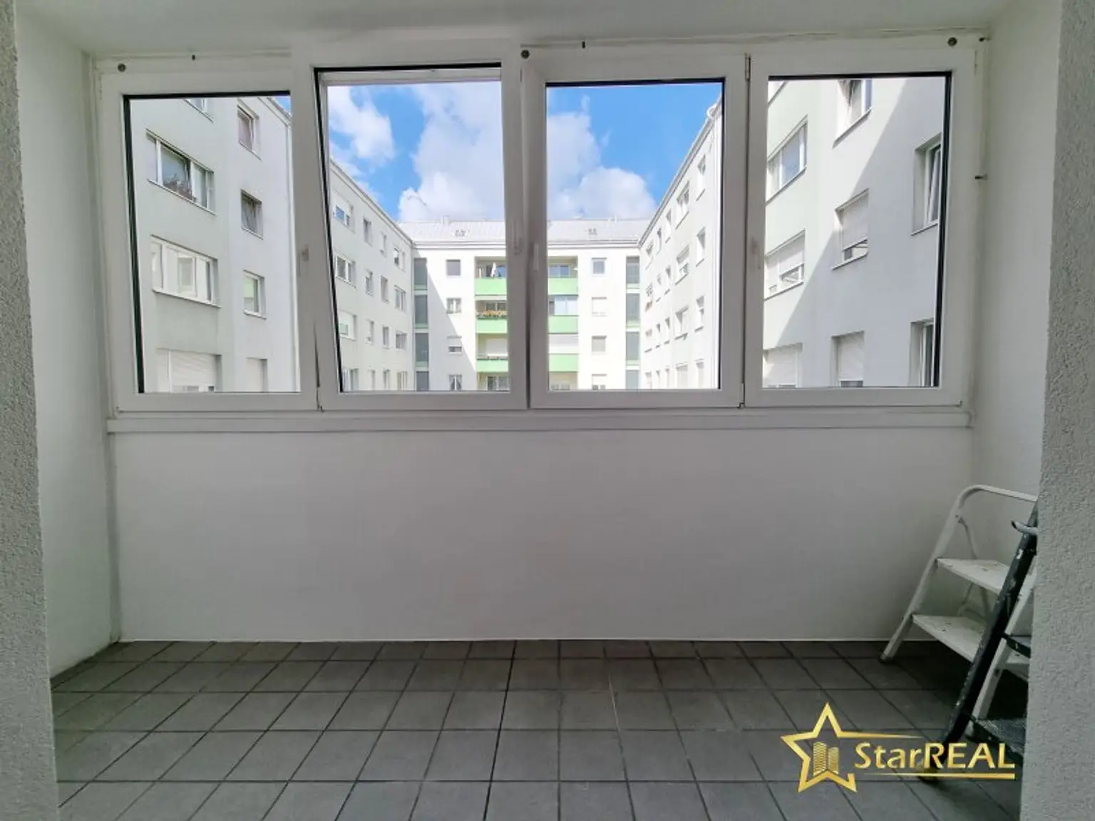 FERNWÄRME-HEIZUNG! ÄUSSERST GEPFLEGTE 3 ZIMMER-WOHNUNG IM 2. LIFTSTOCK. ZENTRALE, RUHIGE LAGE.