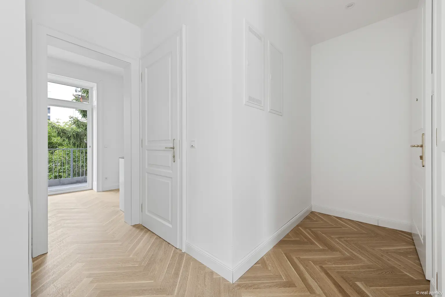 EIN WIENER ALTBAU, ZEITGEMÄSS GEDACHT