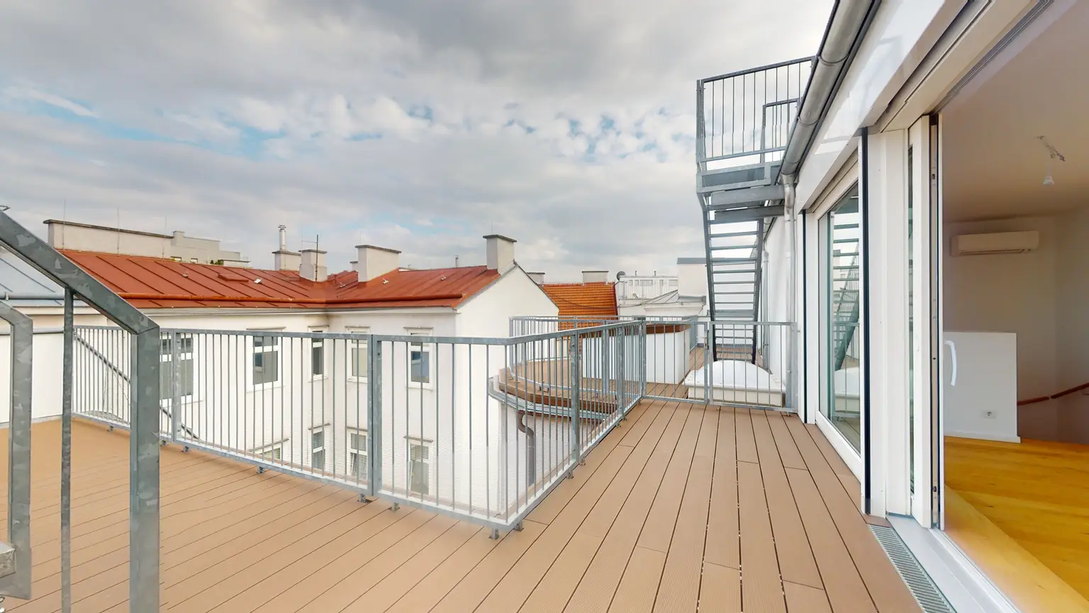 "Urban Oasis" - Moderne DG-Wohnung mit unvergleichlicher Dachterrasse